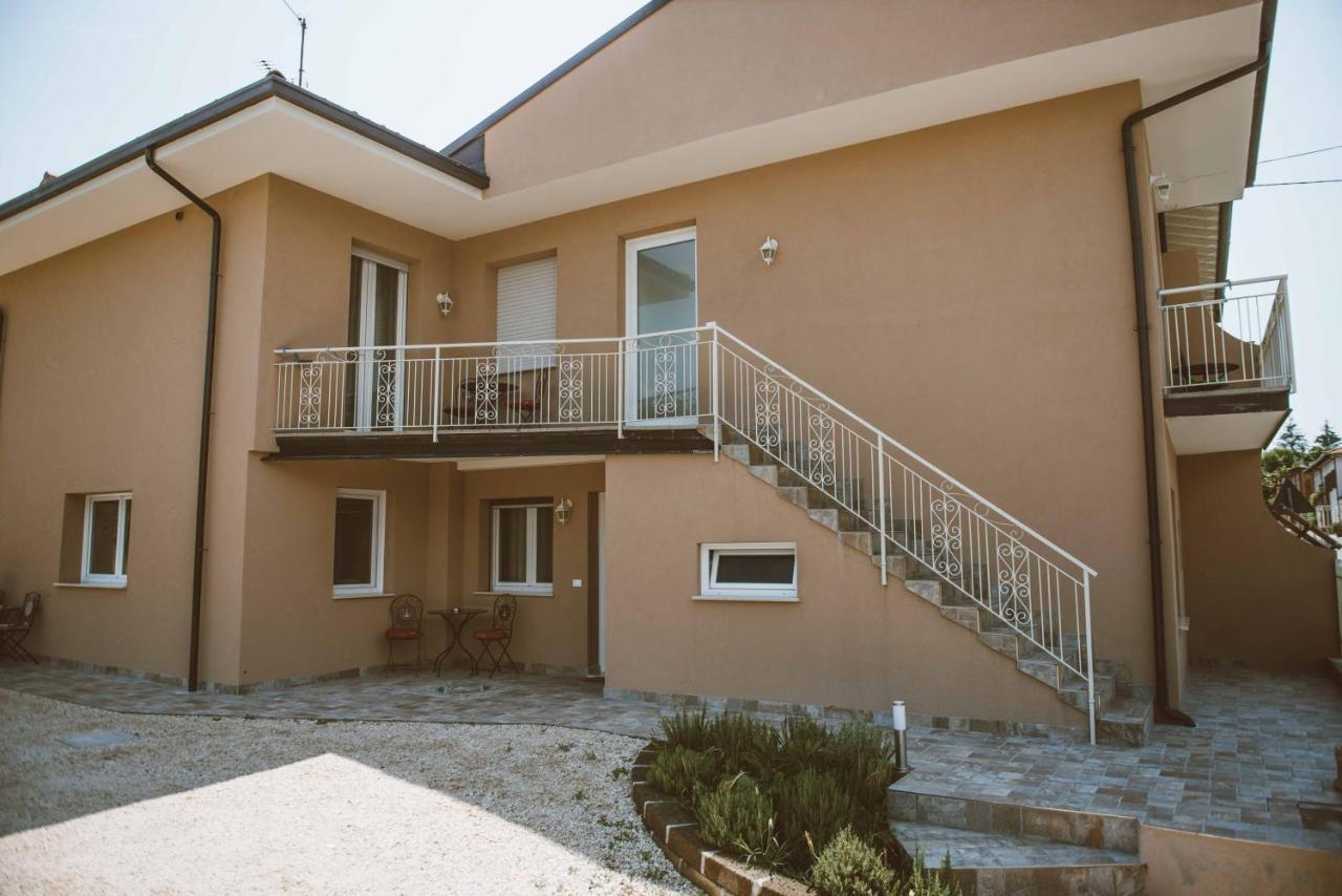 Affitta Camere La Fenice Di Folli Lorella Puegnago Exteriör bild